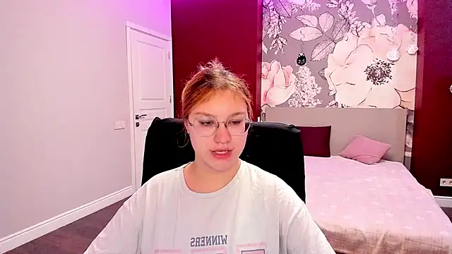 AngelinaLow online show from 23, 2, 2026