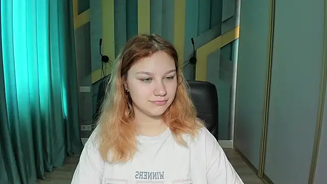 AngelinaLow online show from 4, 5, 2026