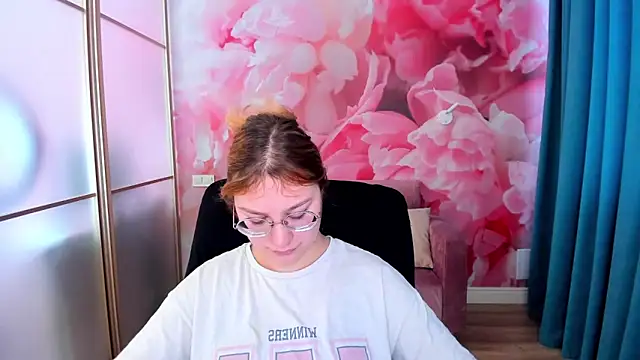 AngelinaLow online show from 24, 2, 2026