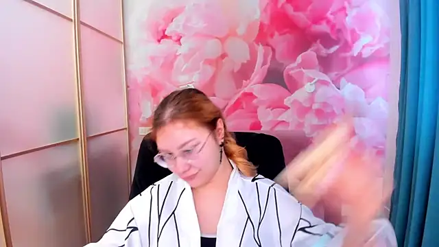 AngelinaLow online show from 20, 2, 2026