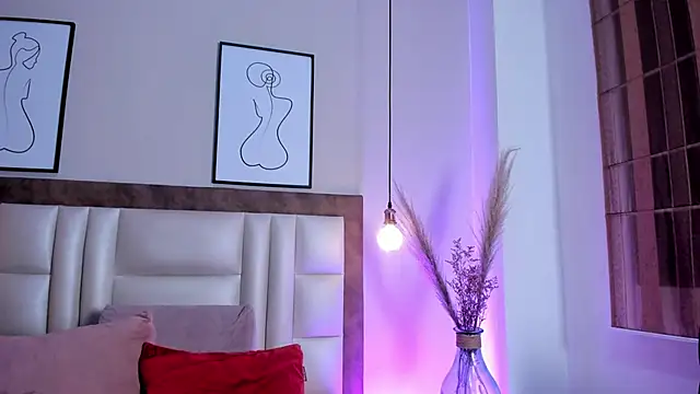 BeckyVidal online show from 18, 12, 2025