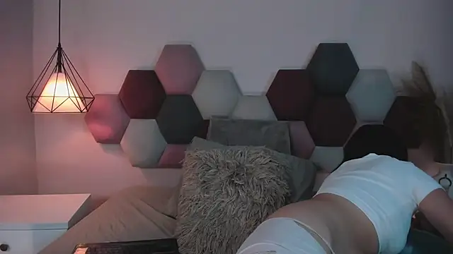 BeckyVidal online show from 24, 11, 2025