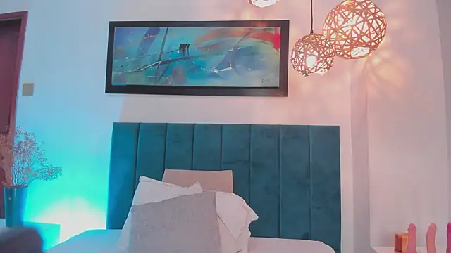 BeckyVidal online show from 10, 9, 2025