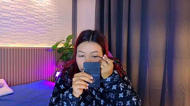 TiffanyWalk online show from 8, 11, 2025