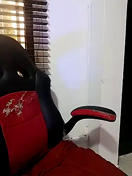 TiffanyWalk online show from 20, 3, 2025