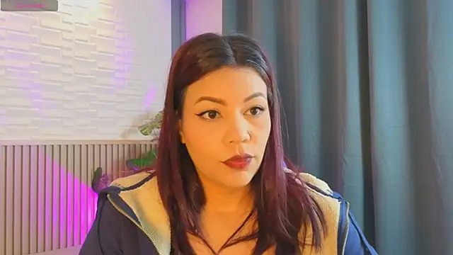 TiffanyWalk online show from 11, 4, 2026