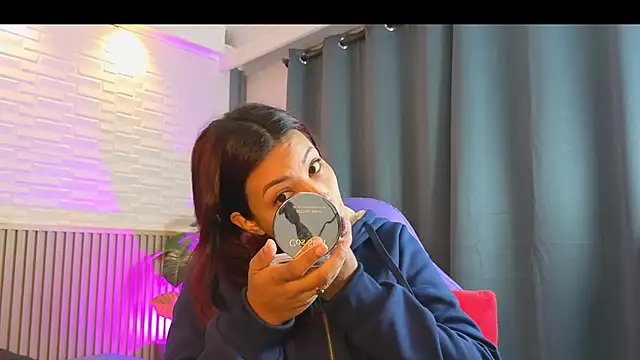 TiffanyWalk online show from 31, 3, 2026