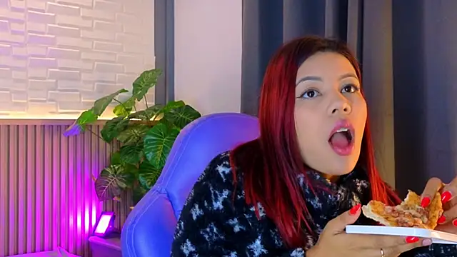 TiffanyWalk online show from 7, 11, 2025