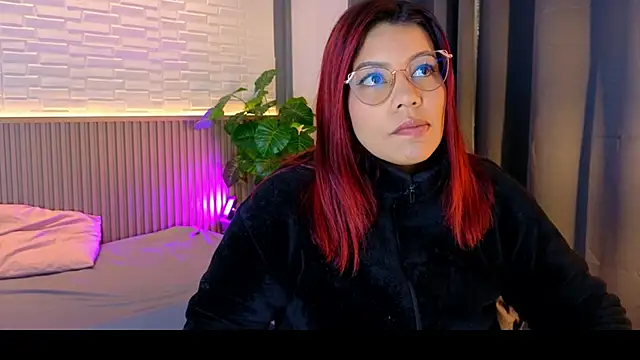 TiffanyWalk online show from 27, 10, 2025