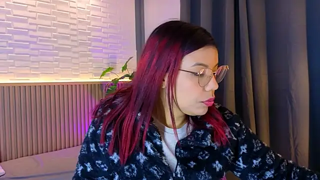 TiffanyWalk online show from 15, 11, 2025