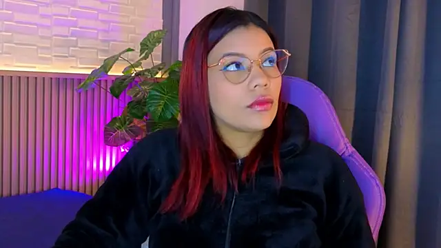 TiffanyWalk online show from 12, 11, 2025