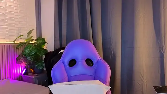 TiffanyWalk online show from 28, 11, 2025