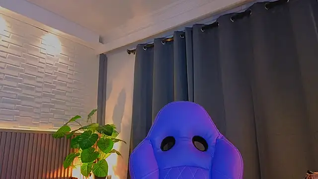 TiffanyWalk online show from 25, 9, 2025