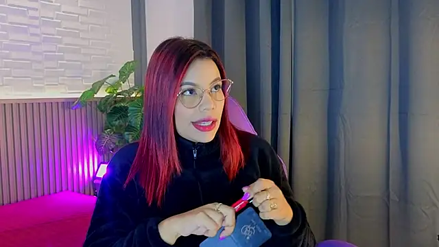 TiffanyWalk online show from 14, 10, 2025