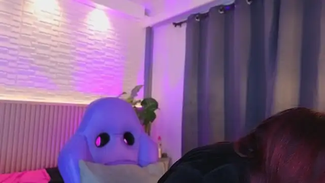 TiffanyWalk online show from 16, 12, 2025