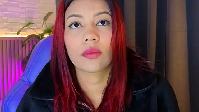 TiffanyWalk online show from 21, 11, 2025