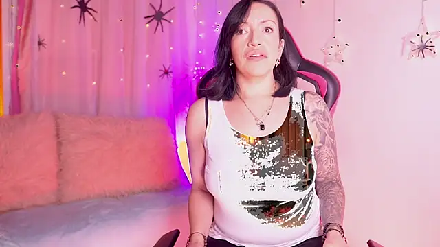 Madison Mayer online show from 15, 10, 2025