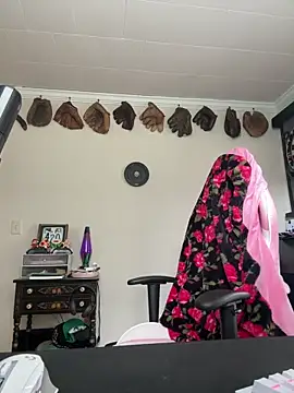 SpaceCowWhore online show from 18, 4, 2026