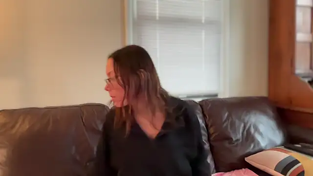 SpaceCowWhore online show from 30, 4, 2026