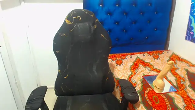 latina bigboos25 online show from 23, 4, 2026