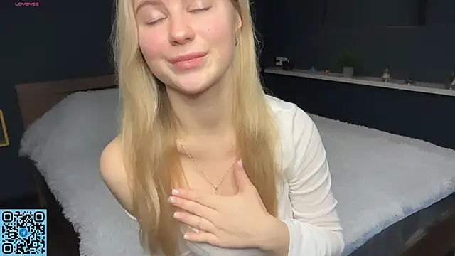 RadiantBliss online show from 10, 11, 2025