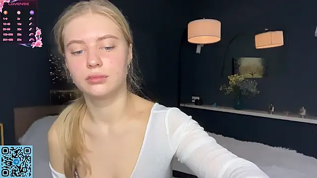 RadiantBliss online show from 26, 10, 2025