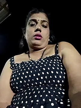 kissmetha online show from 4, 3, 2026