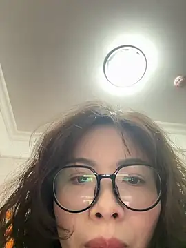 Snapshot of aa520uv chatting on 30, 4, 2026 aa520uv online show from 30, 4, 2026
