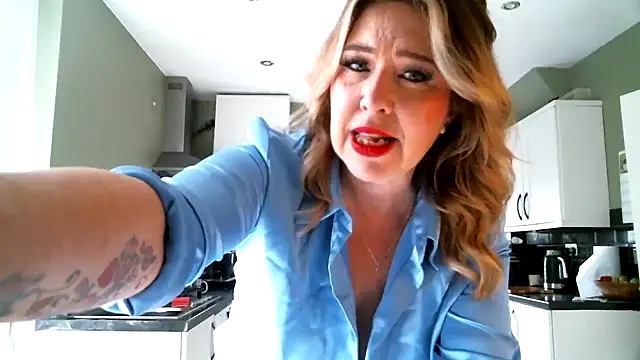 MissHoneyPenny online show from 29, 7, 2026