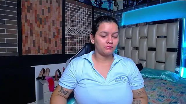 kriss sweetboobs10 online show from 3, 10, 2025