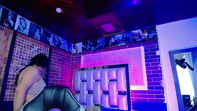 kriss sweetboobs10 online show from 30, 3, 2026