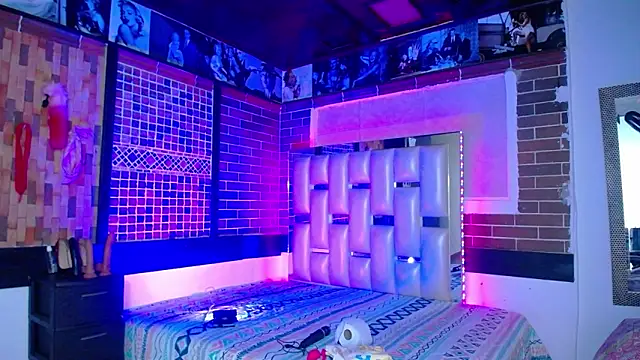 kriss sweetboobs10 online show from 24, 3, 2026