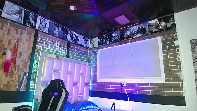 kriss sweetboobs10 online show from 22, 4, 2026
