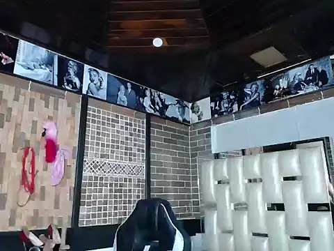 kriss sweetboobs10 online show from 1, 4, 2026