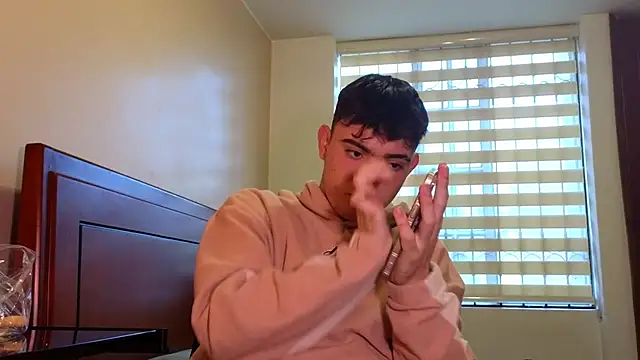 lukeboyce33 online show from 15, 9, 2025