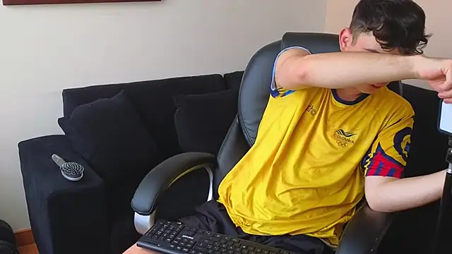 lukeboyce33 online show from 23, 9, 2025