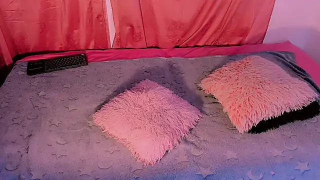 Mariana-ofc online show from 12, 11, 2025