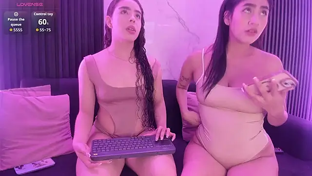 MiaScott5 online show from 20, 11, 2025