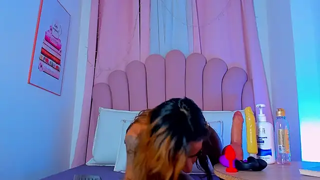 NicoleMadrird online show from 20, 12, 2025