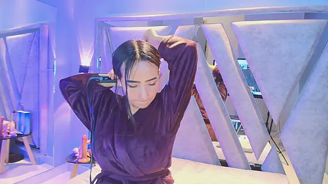 Alice 26  online show from 5, 3, 2026