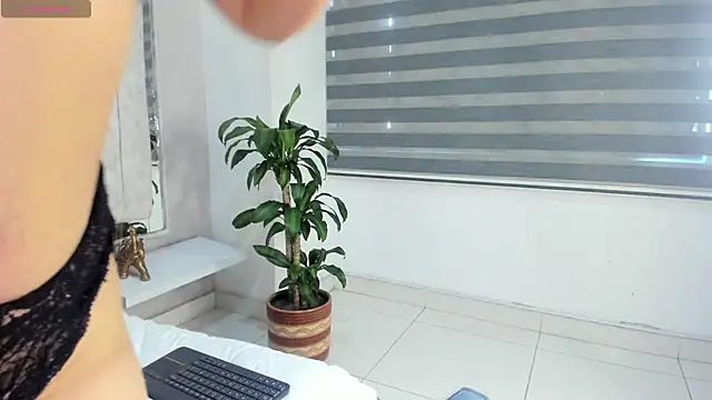 Alice 26  online show from 21, 3, 2025