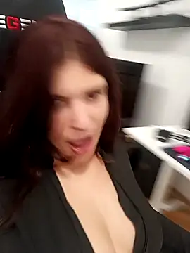 MeCherryy online show from 6, 10, 2025