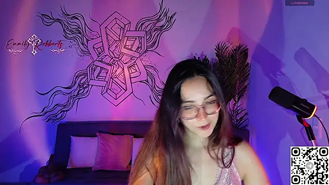 Emmi Roberts online show from 11, 6, 2026