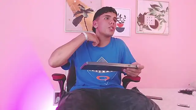 Snapshot of Alex_Coxx chatting on 13, 3, 2025 Alex Coxx online show from 13, 3, 2025