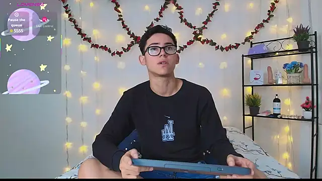 Snapshot of Danny-Swift13 chatting on 17, 3, 2025 Danny-Swift13 online show from 17, 3, 2025