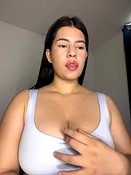 Saanvi21 online show from 8, 11, 2025