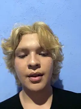 Snapshot of adam_angelssss chatting on 3, 10, 2025 adam angelssss online show from 3, 10, 2025