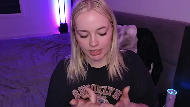 Snapshot of margot_robbie7 chatting on 15, 6, 2026 margot robbie7 online show from 15, 6, 2026