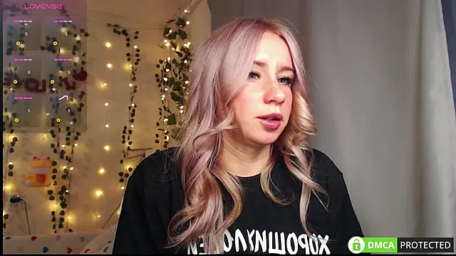 Snapshot of Mia__Kitty chatting on 21, 9, 2025 Mia Kitty online show from 21, 9, 2025