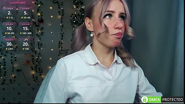 Snapshot of Mia__Kitty chatting on 22, 9, 2025 Mia Kitty online show from 22, 9, 2025